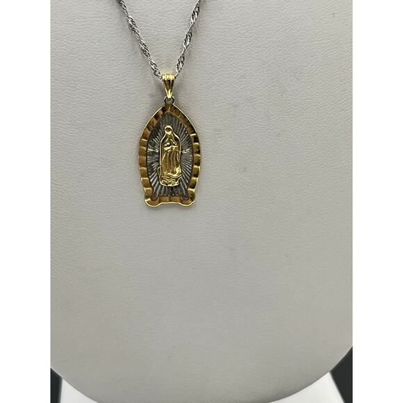 N 925 Sterling Silver Vermeil Our Lady of Guadalupe Pendant and Singapore chain. - Picture 2 of 10